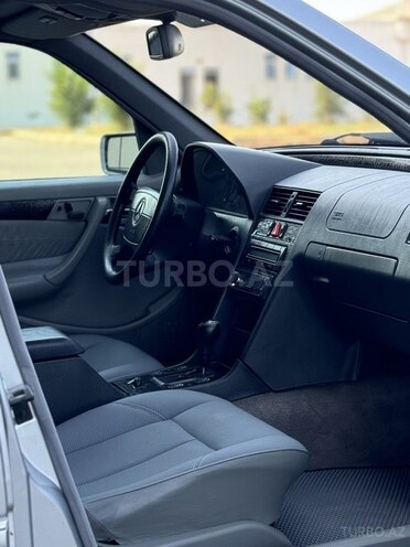Mercedes C 230 1998, 196,000 km - 2.3 l - Saatlı