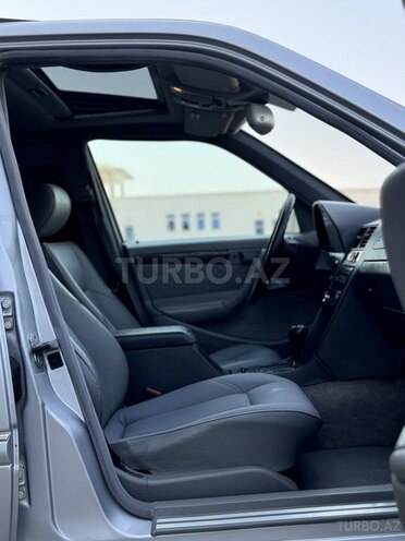 Mercedes C 230 1998, 196,000 km - 2.3 l - Saatlı