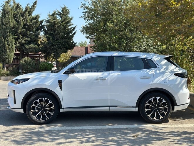 Changan Qiyuan Q05-3