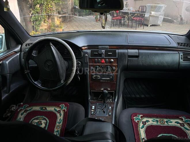 Mercedes E 220 d 1997, 220,000 km - 2.2 l - Tovuz