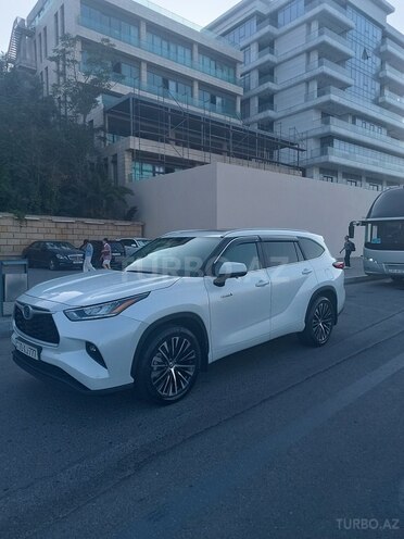 Toyota Highlander 2023, 22,500 km - 2.5 l - Bakı