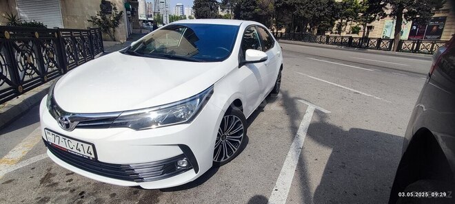 Toyota Corolla 2018, 144,000 km - 1.4 l - Bakı