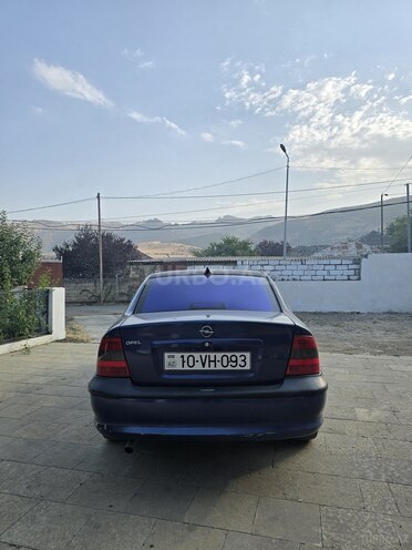 Opel Vectra 1997, 300,535 km - 2.0 l - Lerik