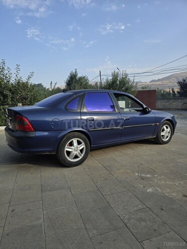 Opel Vectra 1997, 300,535 km - 2.0 l - Lerik