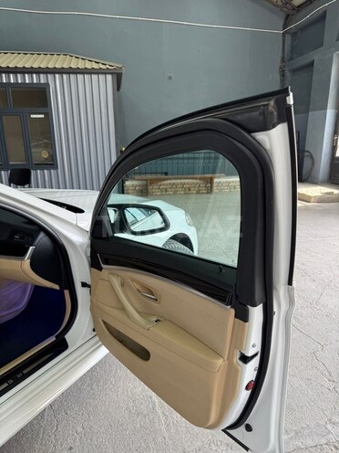 BMW 528 2014, 194,000 km - 2.0 l - Gəncə