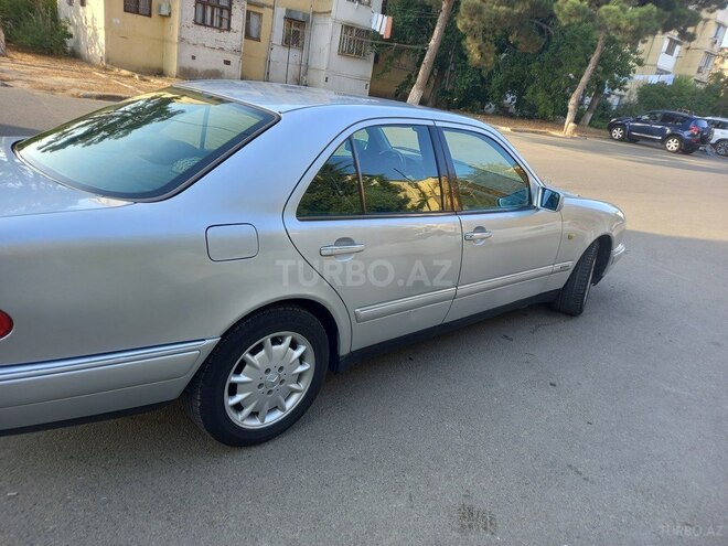 Mercedes E 240 1999, 370,426 km - 2.4 л - Bakı