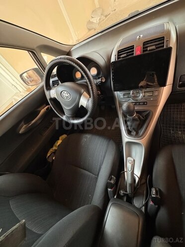 Toyota Auris 2008, 300,000 km - 1.4 л - Şəmkir