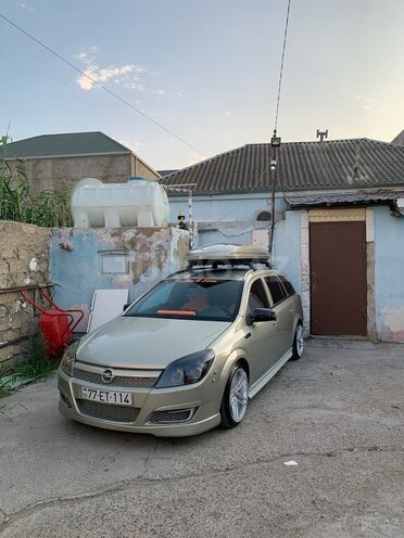 Opel Astra 2006, 250,000 km - 1.4 l - Astara