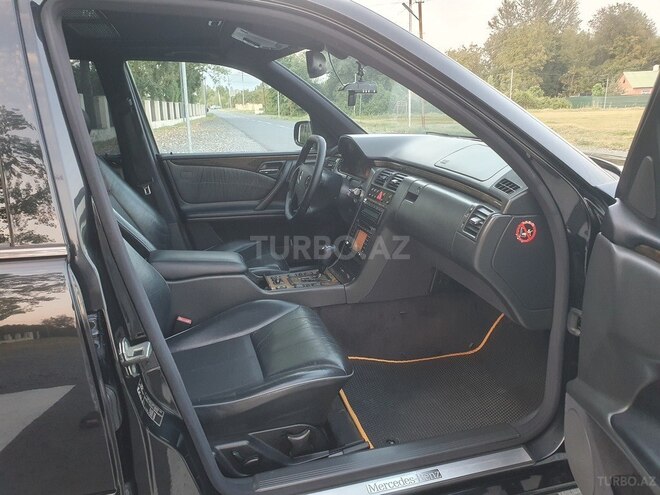 Mercedes E 320 2001, 287,893 km - 3.2 l - Zaqatala