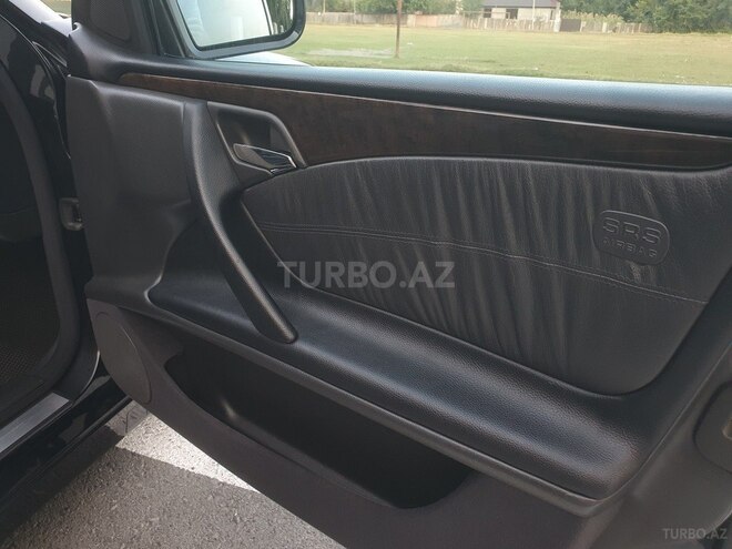 Mercedes E 320 2001, 287,893 km - 3.2 l - Zaqatala