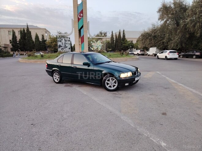 BMW 318 1993, 302,000 km - 1.8 l - Sumqayıt