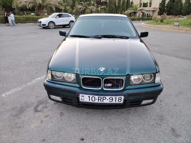 BMW 318 1993, 302,000 km - 1.8 l - Sumqayıt