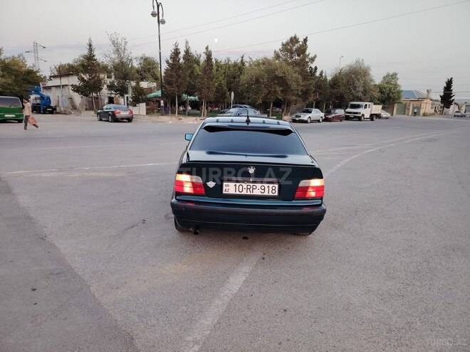 BMW 318 1993, 302,000 km - 1.8 l - Sumqayıt