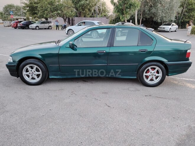 BMW 318 1993, 302,000 km - 1.8 l - Sumqayıt
