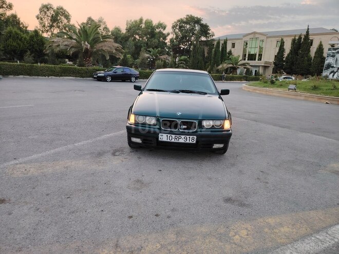 BMW 318 1993, 302,000 km - 1.8 l - Sumqayıt
