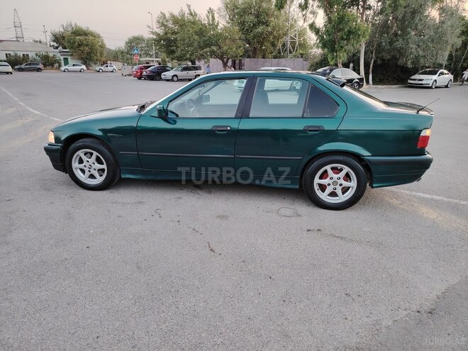 BMW 318 1993, 302,000 km - 1.8 l - Sumqayıt
