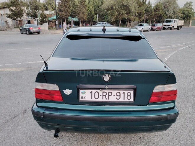 BMW 318 1993, 302,000 km - 1.8 l - Sumqayıt