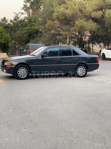 Mercedes C 200 1995, 215,445 km - 2.0 l - Bakı