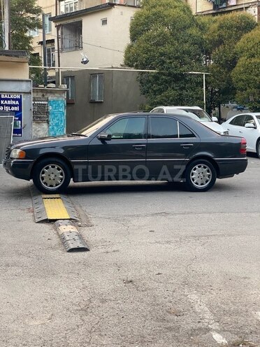 Mercedes C 200 1995, 215,445 km - 2.0 l - Bakı
