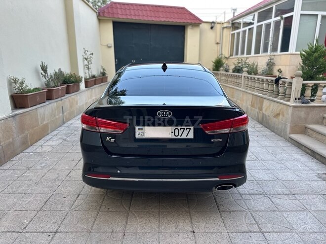 Kia K5-4