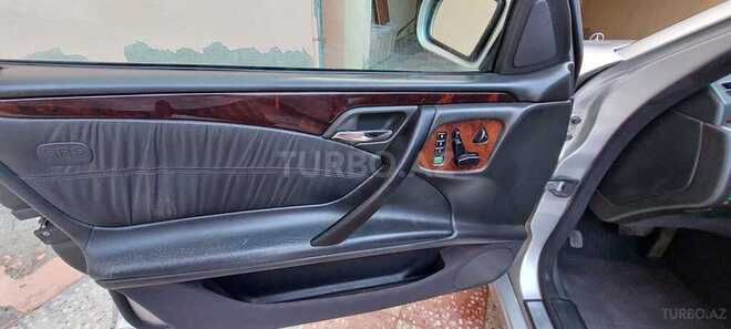 Mercedes E 270 2001, 361,000 km - 2.7 l - Bakı