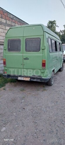 Mercedes 208 D 1990, 500,000 km - 2.3 l - Sabirabad