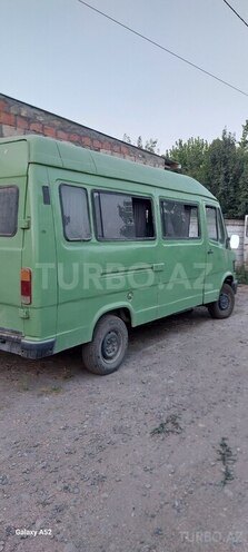 Mercedes 208 D 1990, 500,000 km - 2.3 l - Sabirabad