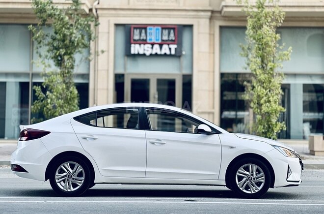 Hyundai Elantra 2019, 120,000 km - 1.6 л - Bakı