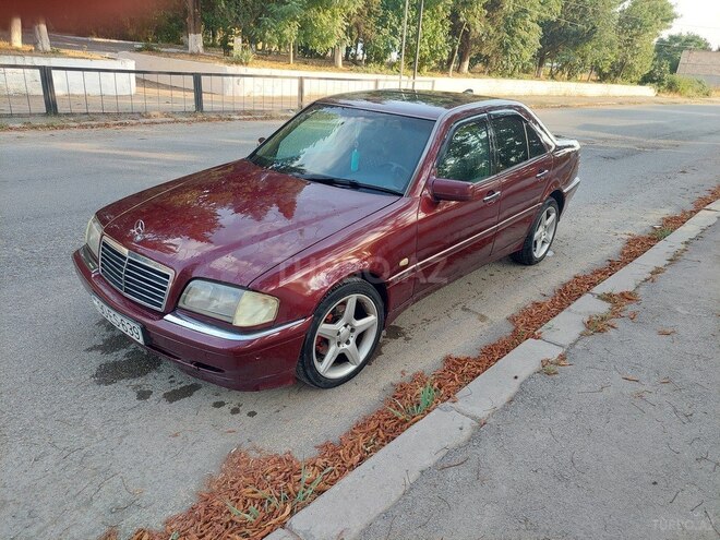 Mercedes C 240 1997, 356,000 km - 2.4 l - Quba