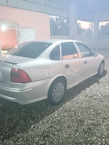 Opel Vectra 2000, 386,000 km - 2.0 л - Saatlı