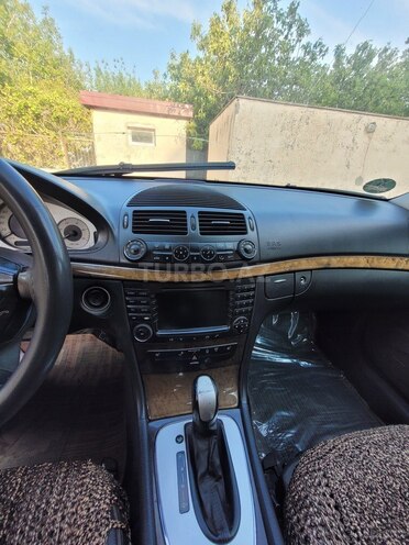 Mercedes E 270 2004, 288,400 km - 2.7 л - Bakı