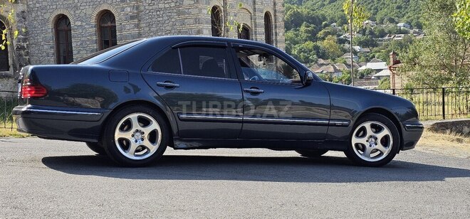 Mercedes E 270 1999, 422,904 km - 2.7 l - Şəki