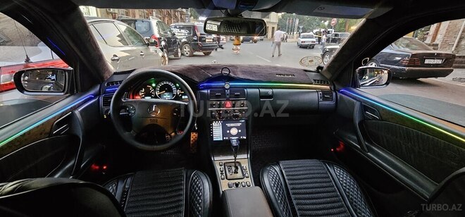 Mercedes E 270 1999, 422,904 km - 2.7 l - Şəki