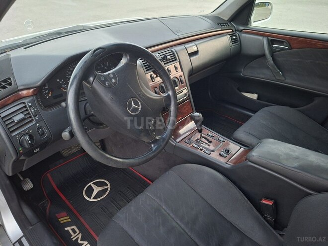 Mercedes E 220 1999, 367,984 km - 2.2 л - Xaçmaz