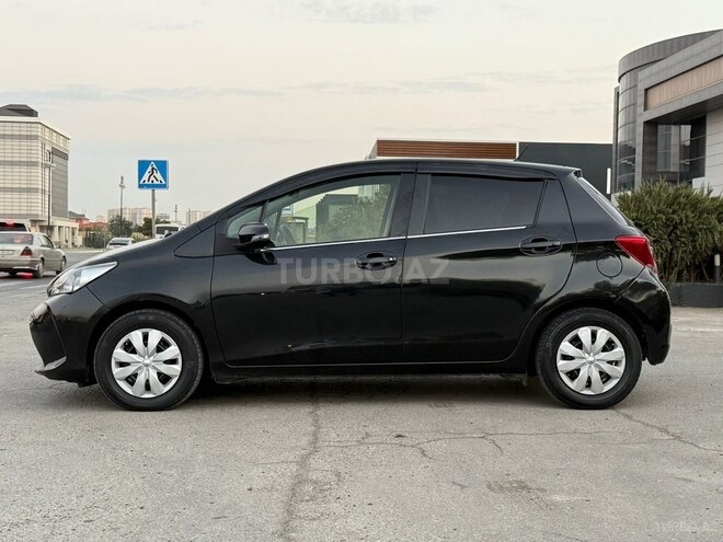 Toyota Vitz 2015, 111,000 km - 1.3 л - Bakı