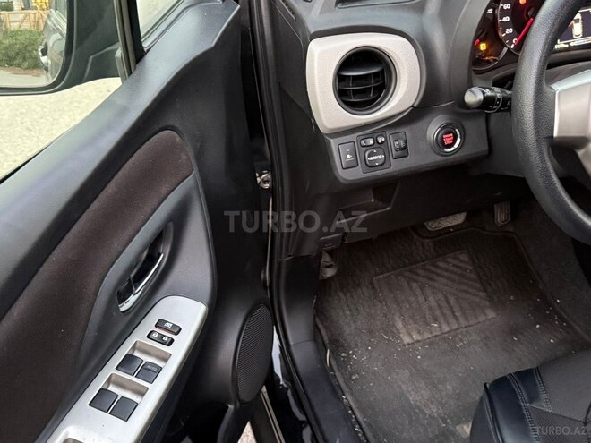 Toyota Vitz 2015, 111,000 km - 1.3 л - Bakı