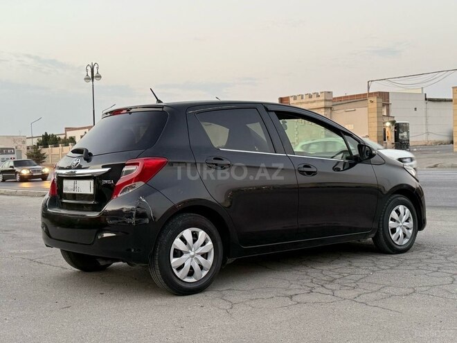 Toyota Vitz 2015, 111,000 km - 1.3 л - Bakı