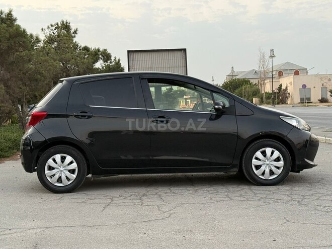 Toyota Vitz 2015, 111,000 km - 1.3 л - Bakı