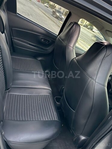 Toyota Vitz 2015, 111,000 km - 1.3 л - Bakı