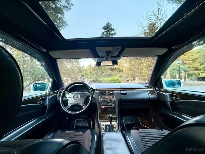 Mercedes E 240 1997, 320,457 km - 2.4 l - Bakı