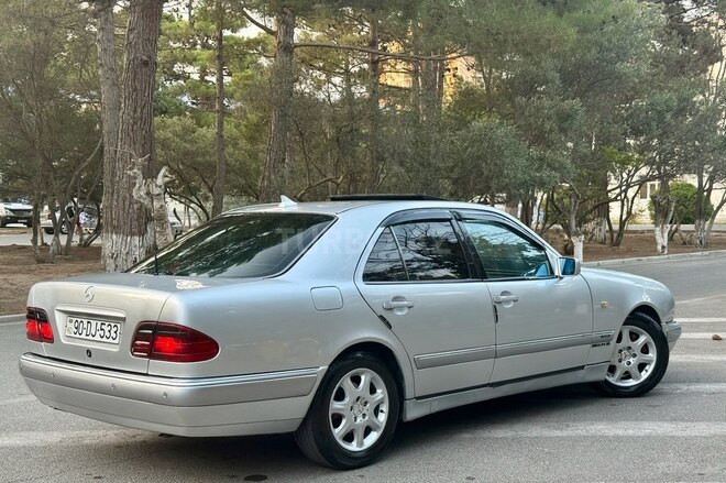 Mercedes E 240 1997, 320,457 km - 2.4 l - Bakı
