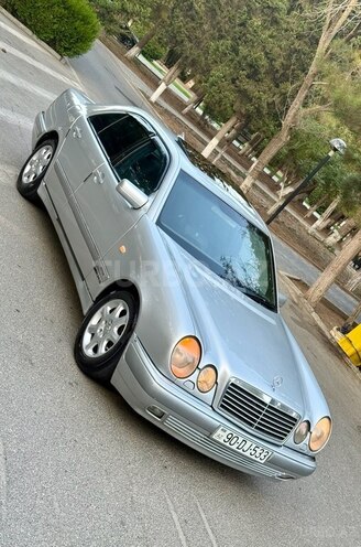 Mercedes E 240 1997, 320,457 km - 2.4 l - Bakı