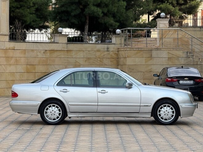 Mercedes E 200 2000, 222,580 km - 2.0 l - Gəncə