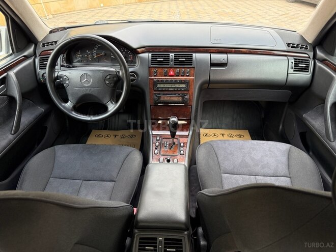 Mercedes E 200 2000, 222,580 km - 2.0 l - Gəncə