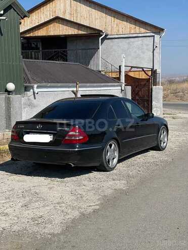 Mercedes E 320 2003, 297,000 km - 3.2 l - Qazax