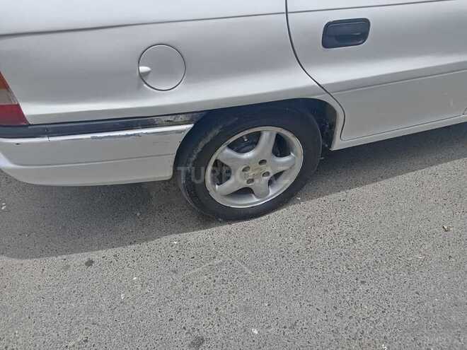 Opel Astra 1996, 211,211 km - 1.6 l - Zərdab