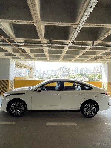 Changan Qiyuan A05-5