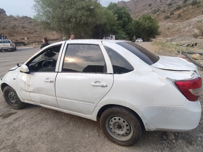 LADA (VAZ) Granta 2013, 299,800 km - 1.6 l - Bakı