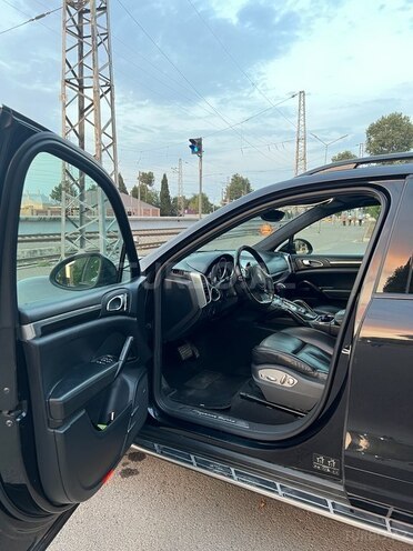Porsche Cayenne Turbo 2011, 145,215 km - 4.8 l - Gəncə