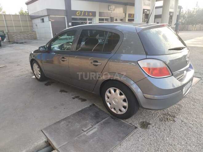 Opel Astra 2005, 285,000 km - 1.4 l - Yevlax